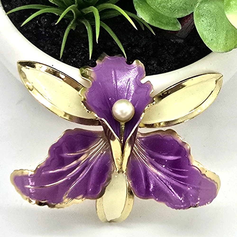 Flower Orchid White Purple Enamel Pearl Vintage Gold Brooch Pin